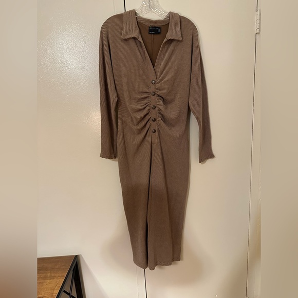 Long Sleeve Brown Collar Dress - Picture 1 of 2